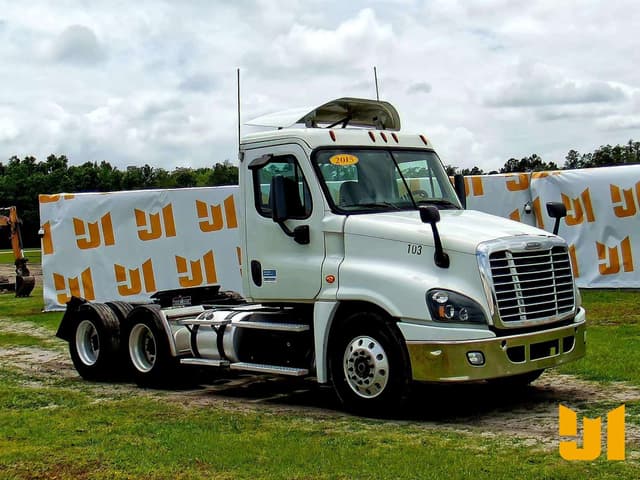 Image of Freightliner Cascadia equipment image 3