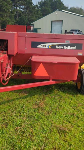 Image of New Holland 575 equipment image 2