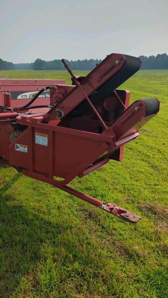 Image of New Holland 575 equipment image 3