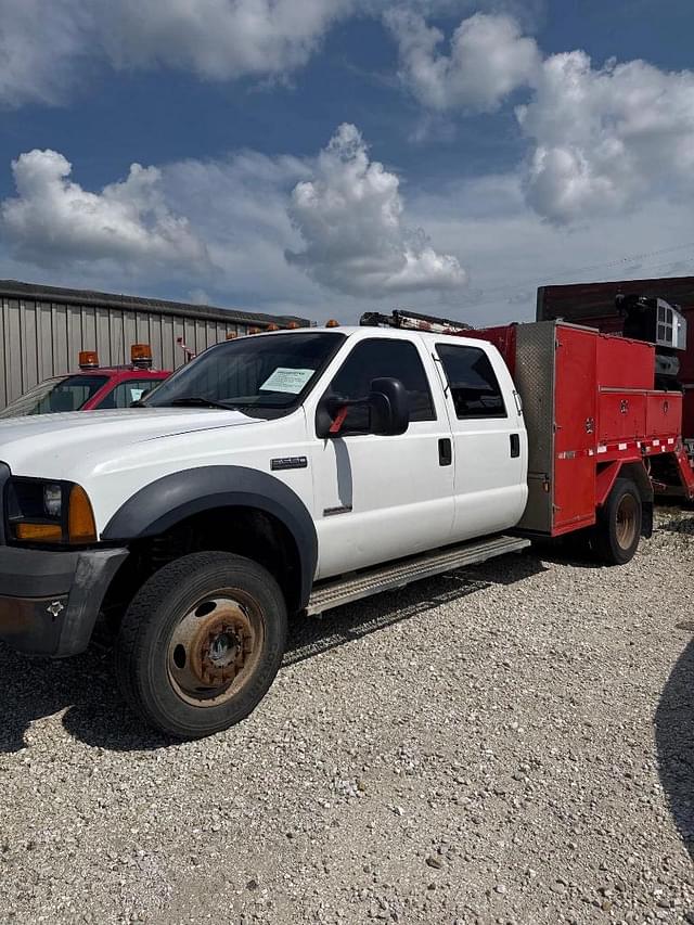 Image of Ford F-550 equipment image 1