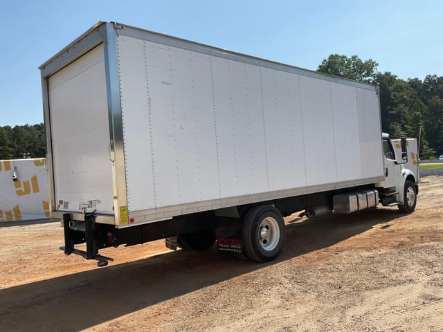 Image of Freightliner M2 equipment image 4