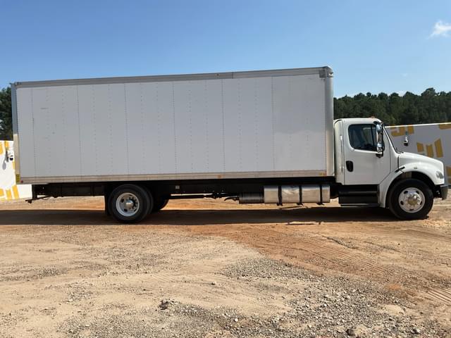 Image of Freightliner M2 equipment image 3