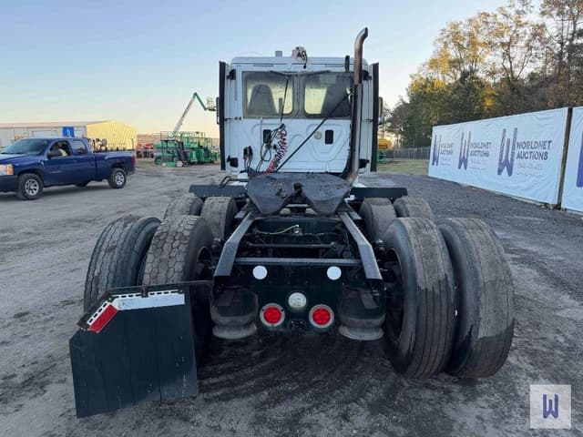 Image of Freightliner Cascadia 125 equipment image 4