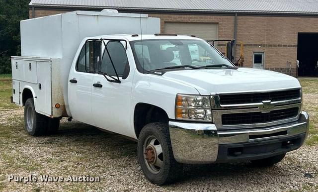 Image of Chevrolet 3500HD equipment image 2