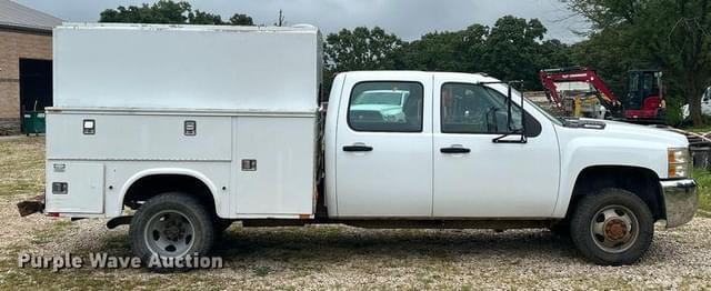 Image of Chevrolet 3500HD equipment image 3