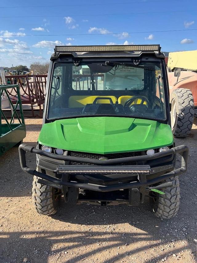 Image of John Deere XUV 835M equipment image 1