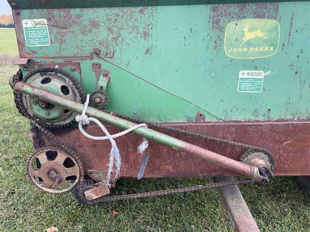 Image of John Deere 115 equipment image 3