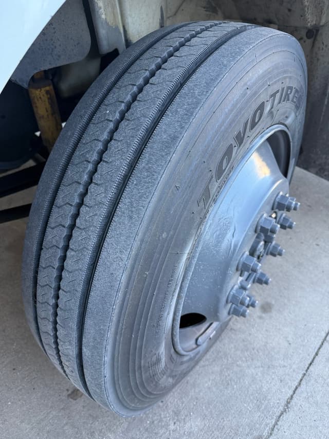 Image of International 4300 equipment image 4