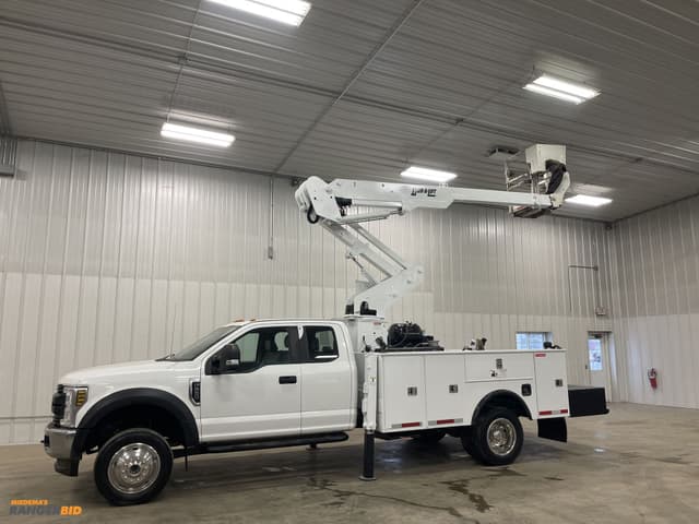 Image of Ford F-550 equipment image 2
