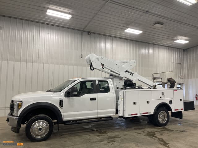Image of Ford F-550 equipment image 3