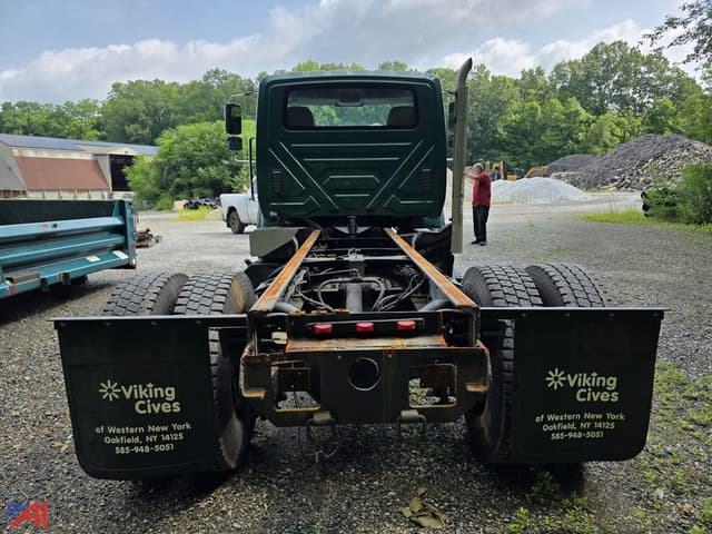 Image of International Workstar 7500 equipment image 3
