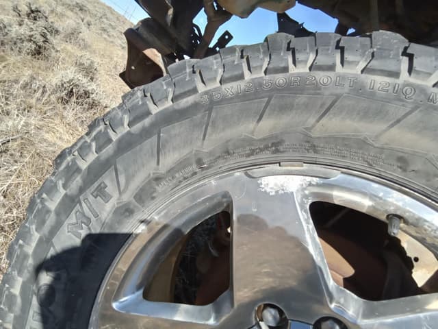 Image of Chevrolet 2500HD equipment image 2