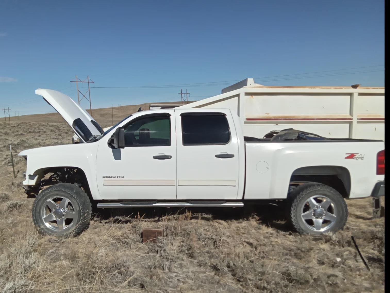 2011 Chevrolet 2500HD Equipment Image0