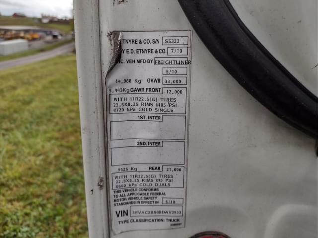 Image of Freightliner M2 equipment image 4