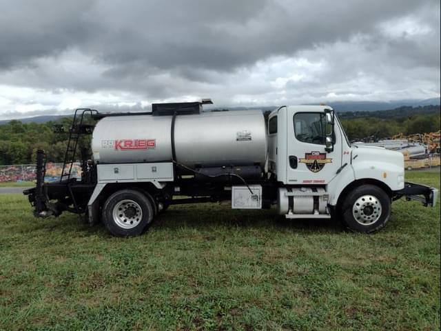 Image of Freightliner M2 equipment image 2