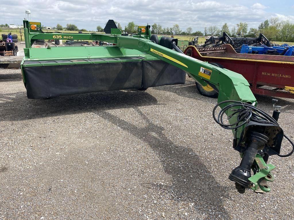 Image of John Deere 635 Primary image