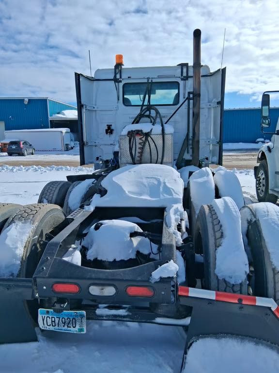 Image of Volvo VNM equipment image 1