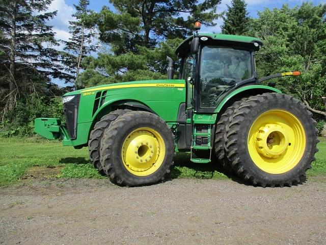Image of John Deere 8310R equipment image 1