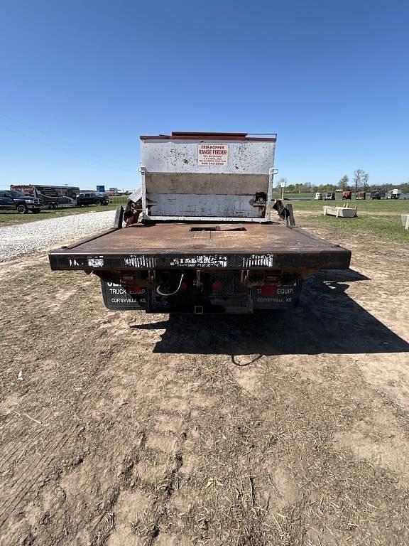 Image of Chevrolet 3500 equipment image 3