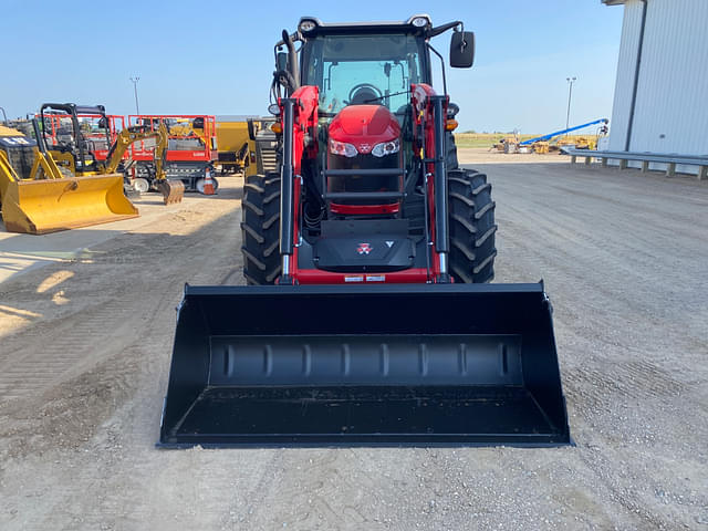 Image of Massey Ferguson 5711 equipment image 1