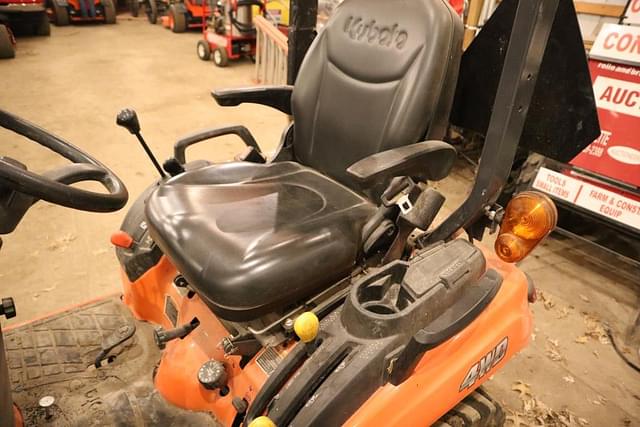 Image of Kubota BX2380 equipment image 3