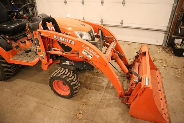 Image of Kubota BX2380 equipment image 1