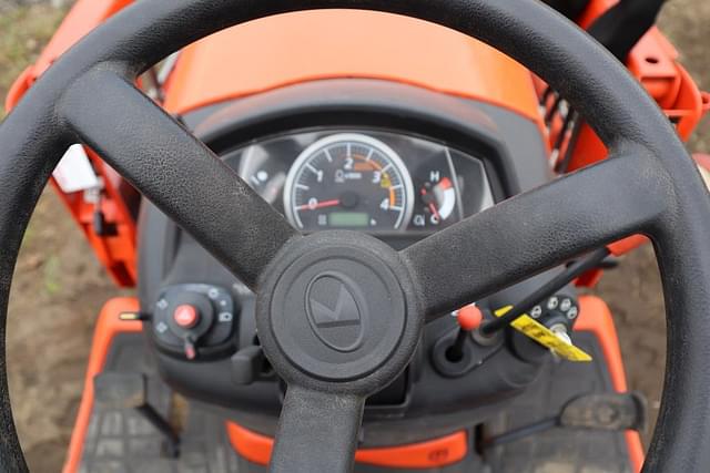 Image of Kubota BX2380 equipment image 3