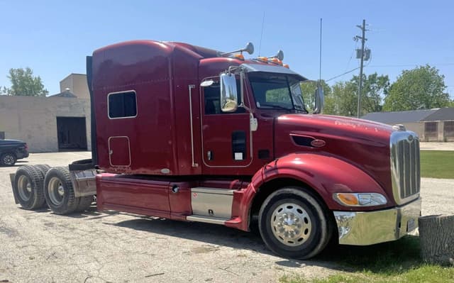 Image of Peterbilt 386 equipment image 2