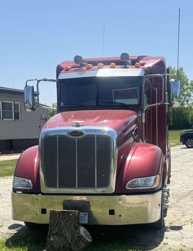 Image of Peterbilt 386 equipment image 1