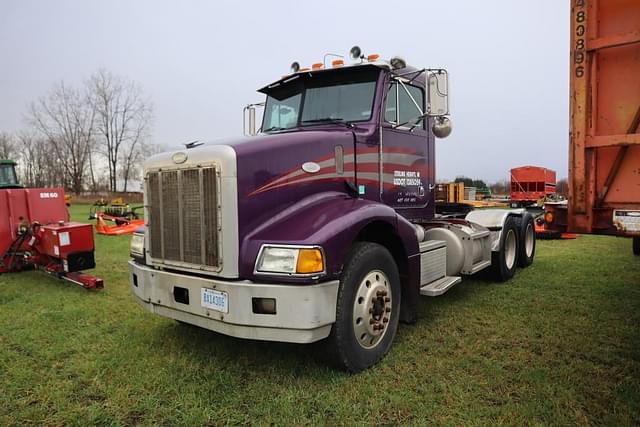 Image of Peterbilt 385 equipment image 1