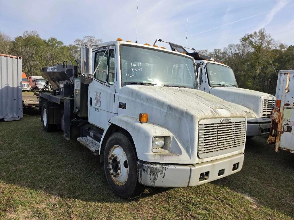 2002 Freightliner FL70 Equipment Image0