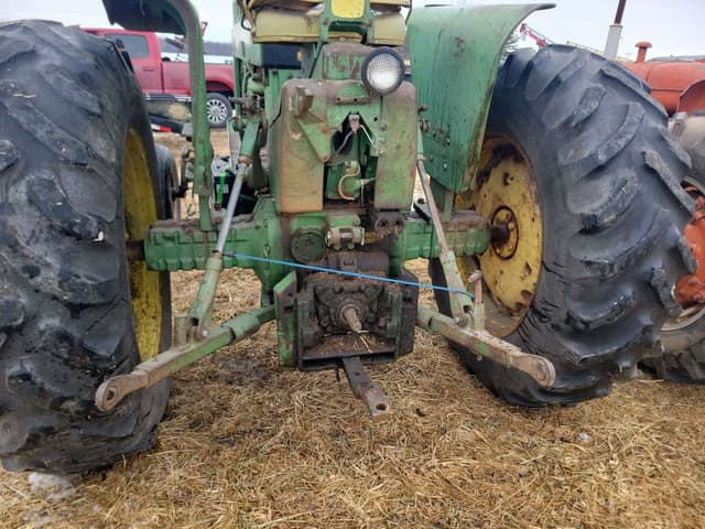 Image of John Deere 3020 equipment image 3