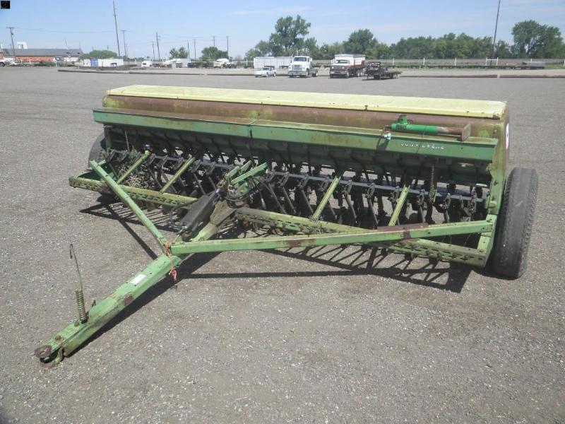 Image of John Deere 8200 Primary image