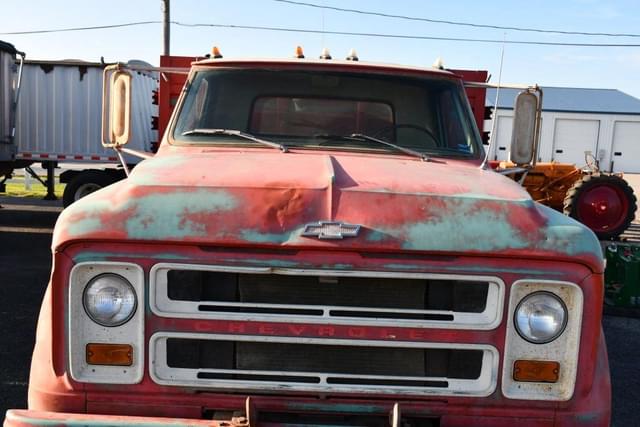 Image of Chevrolet C50 equipment image 1