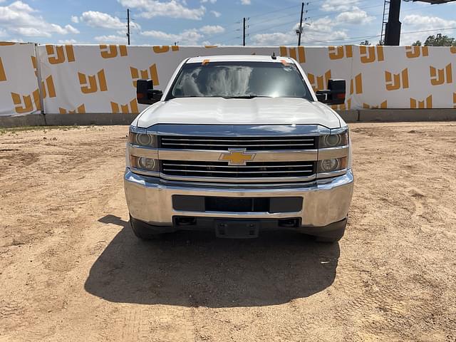 Image of Chevrolet 2500HD equipment image 1