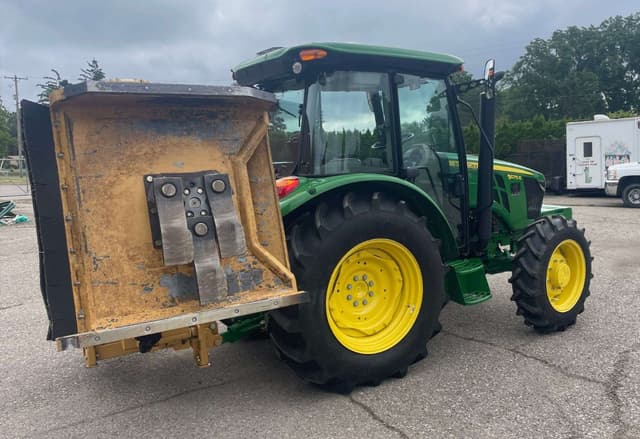 Image of John Deere 5075E equipment image 3