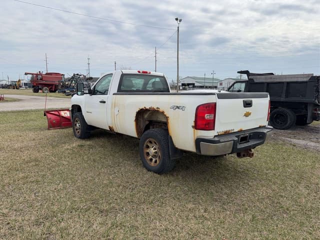 Image of Chevrolet 3500 equipment image 2