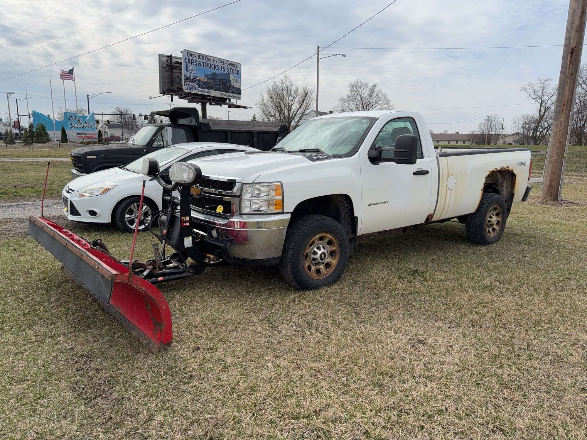 2013 Chevrolet 3500 Equipment Image0