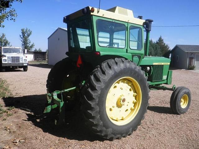 Image of John Deere 4320 equipment image 3