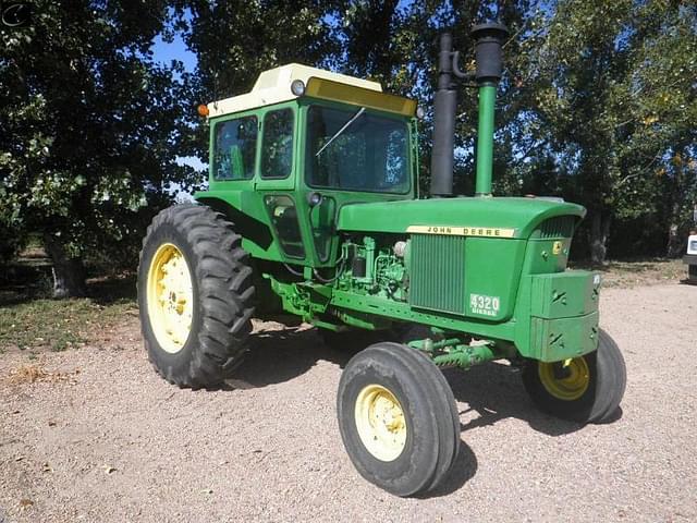 Image of John Deere 4320 equipment image 1