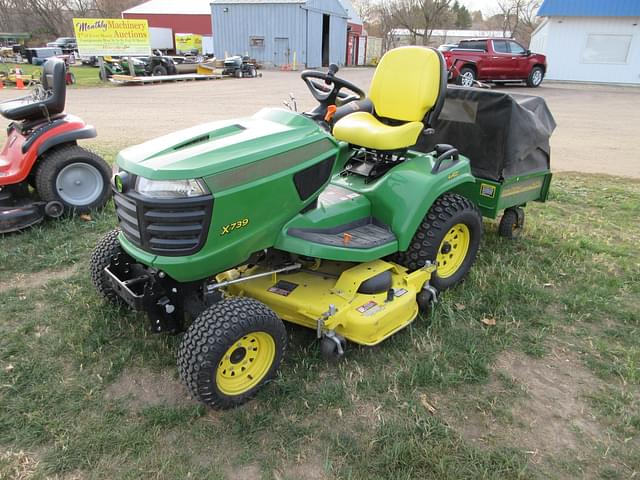 Image of John Deere X739 equipment image 2