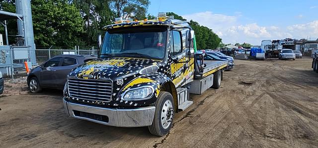 Image of Freightliner M2 equipment image 1
