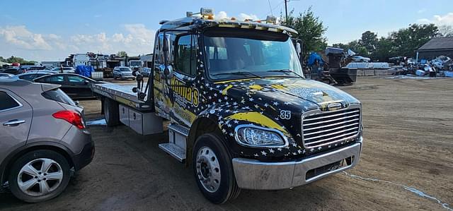 Image of Freightliner M2 equipment image 2