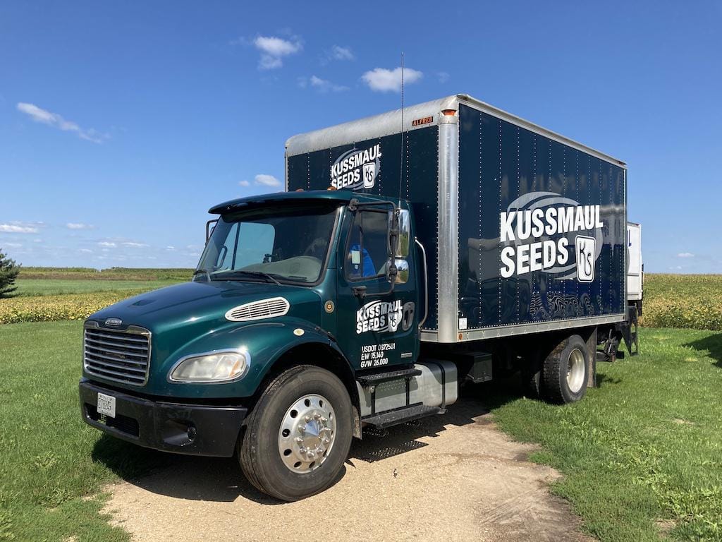 Main image Freightliner Business Class M2