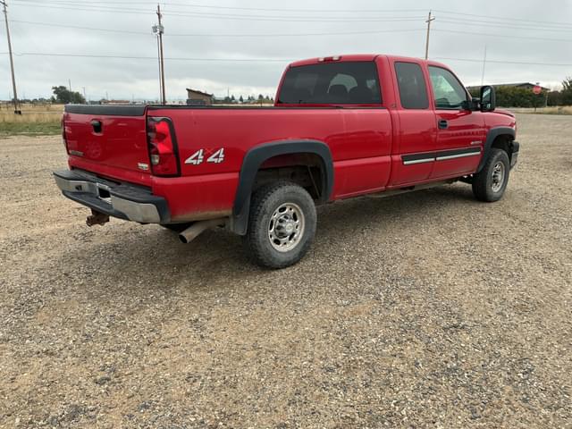 Image of Chevrolet 2500HD equipment image 4