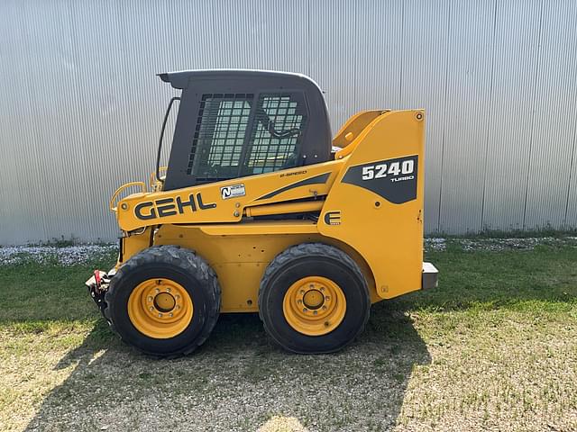 Image of Gehl 5240 equipment image 1