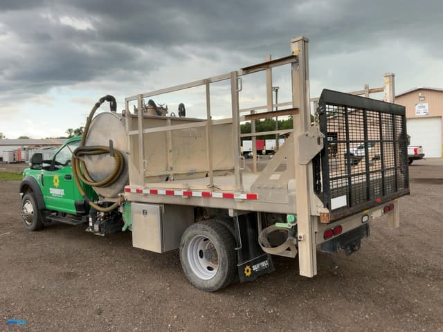 Image of Ford F-550 equipment image 3
