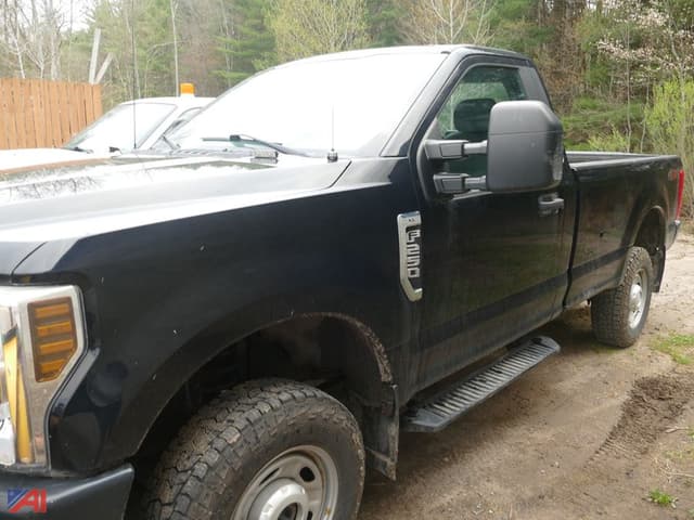 Image of Ford F-250 equipment image 2