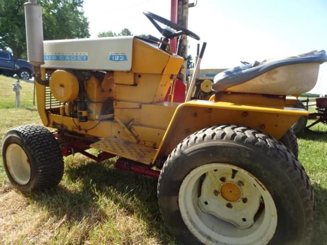 Image of Cub Cadet 123 equipment image 3