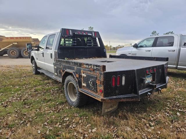 Image of Ford F-350 equipment image 2